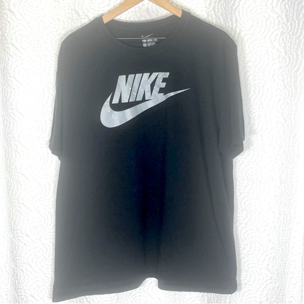 NIKE T-shirt with Metallic Silver Swoosh